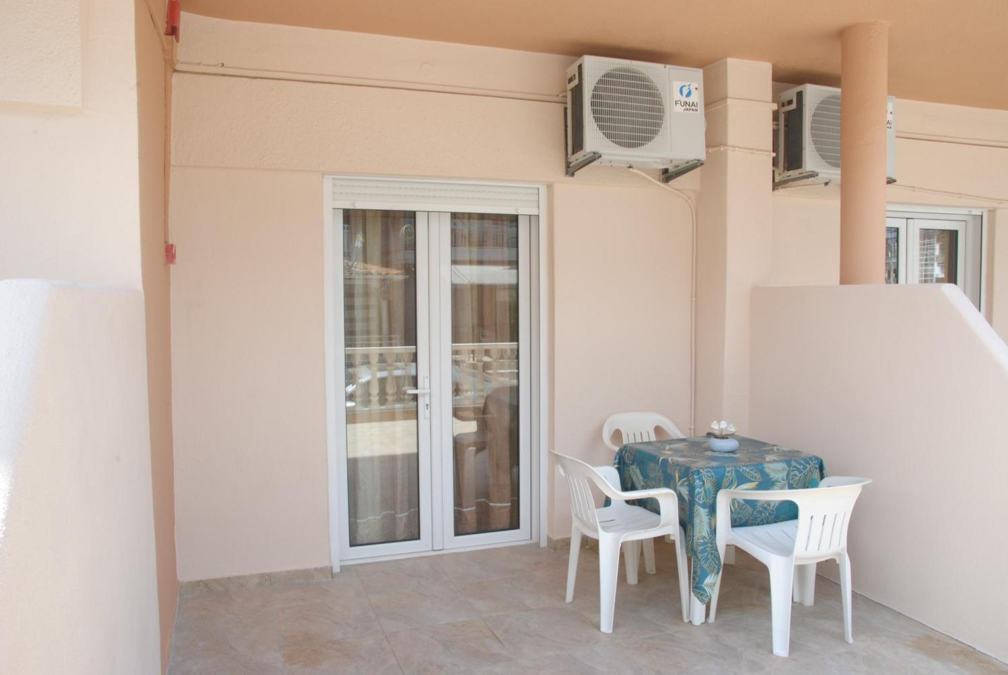 Light Blue Paralia Apartments Exterior foto